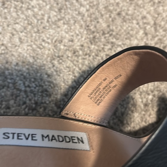 Steve Madden black leather heeled sandals - Picture 4 of 4